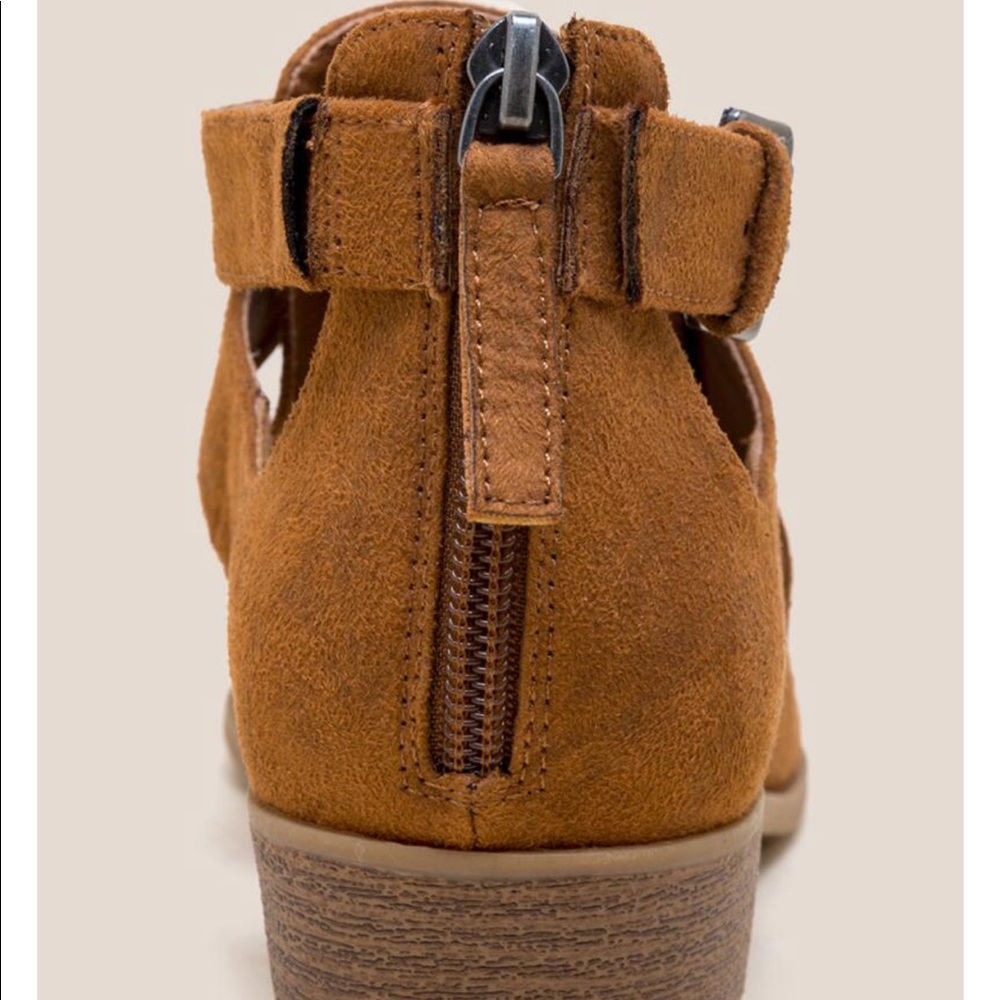 Women’s Indigo Rd. Blue Chopout Ankle Bootie - Picture 2 of 7